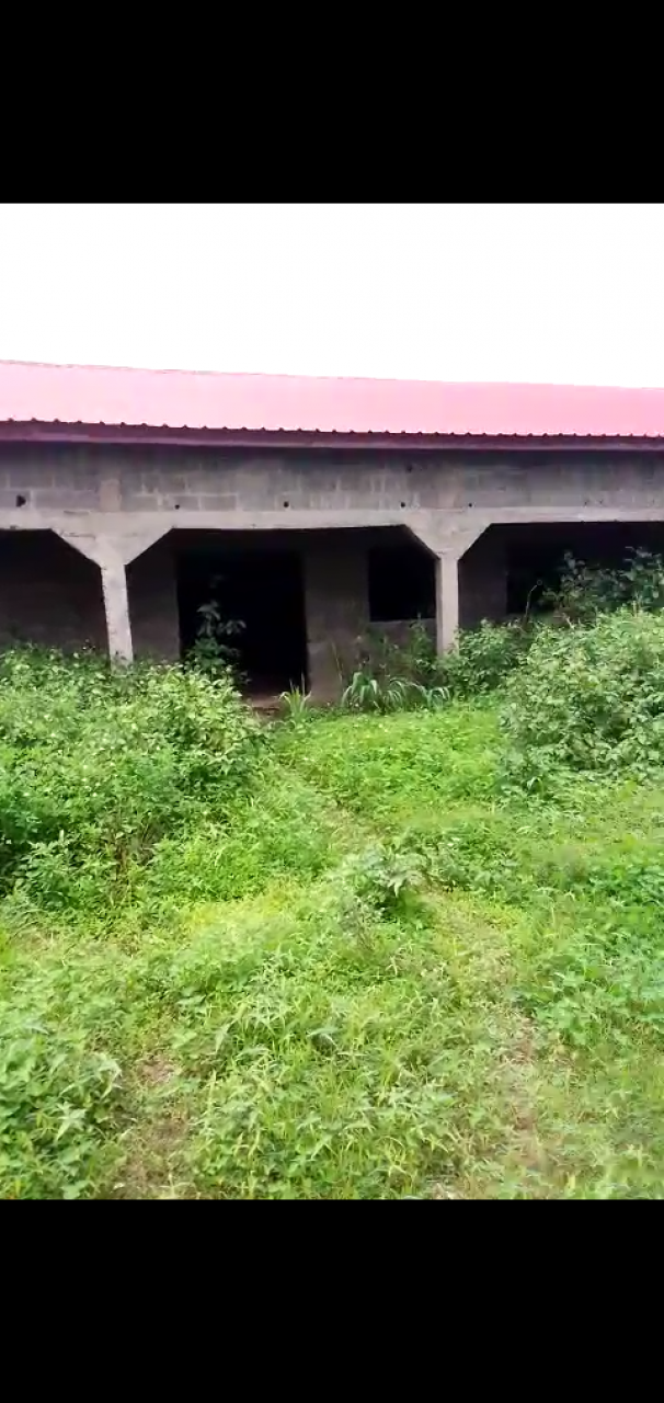 Une villa+ la fondation pour 3 trois dalles ( étages), Maisons, Conakry