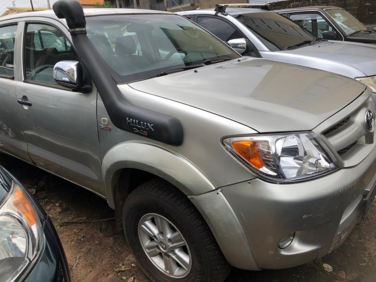 Toyota Hilux, Voitures, Conakry