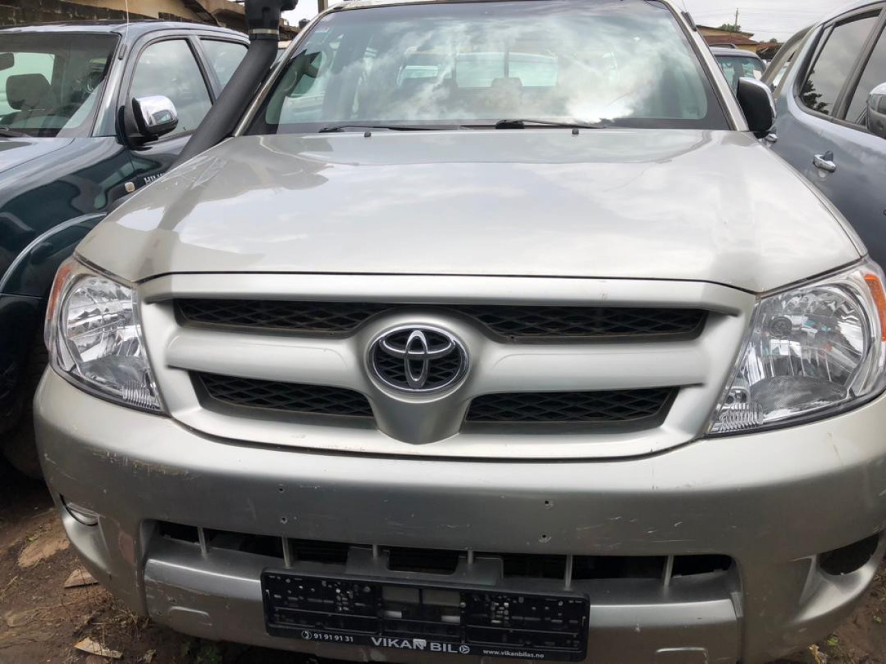 Toyota Hilux, Voitures, Conakry