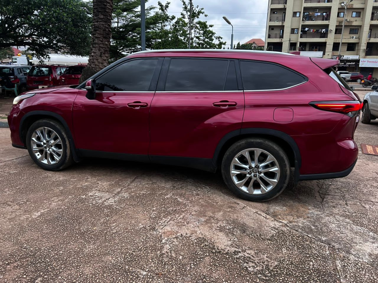 Toyota Highlander, Voitures, Conakry