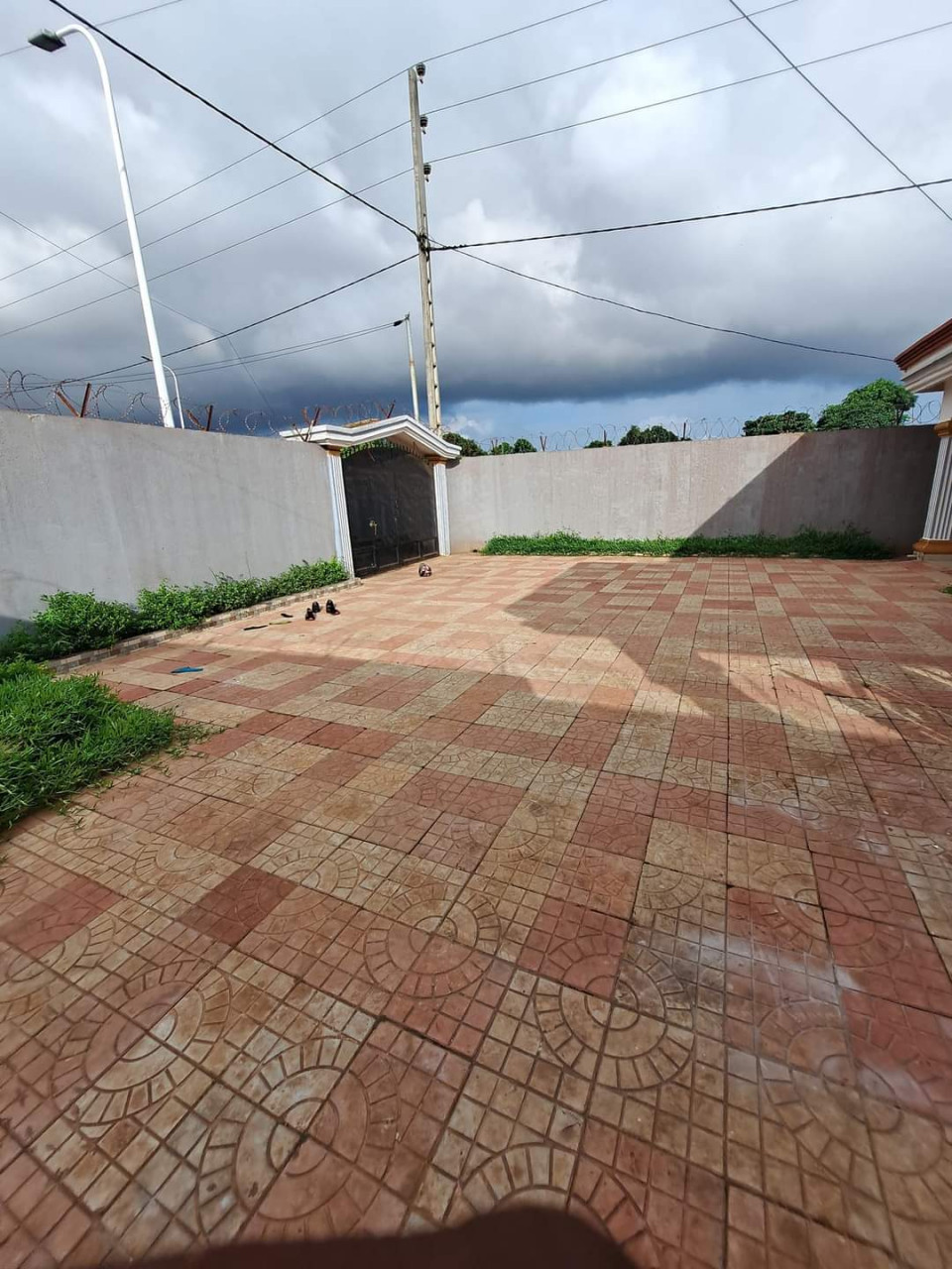 VILLA LOUER À KOBAYAH PLATEAU, Autres Immobiliers, Conakry