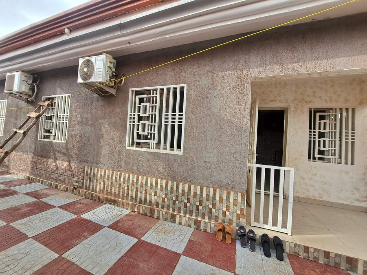 VILLA LOUER À KOBAYAH PLATEAU, Autres Immobiliers, Conakry