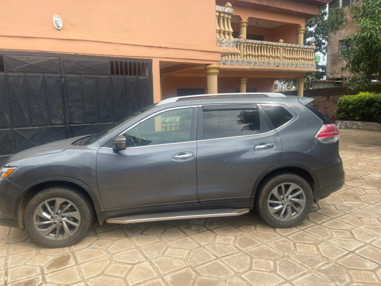 Nissan Rogue, Voitures, Conakry