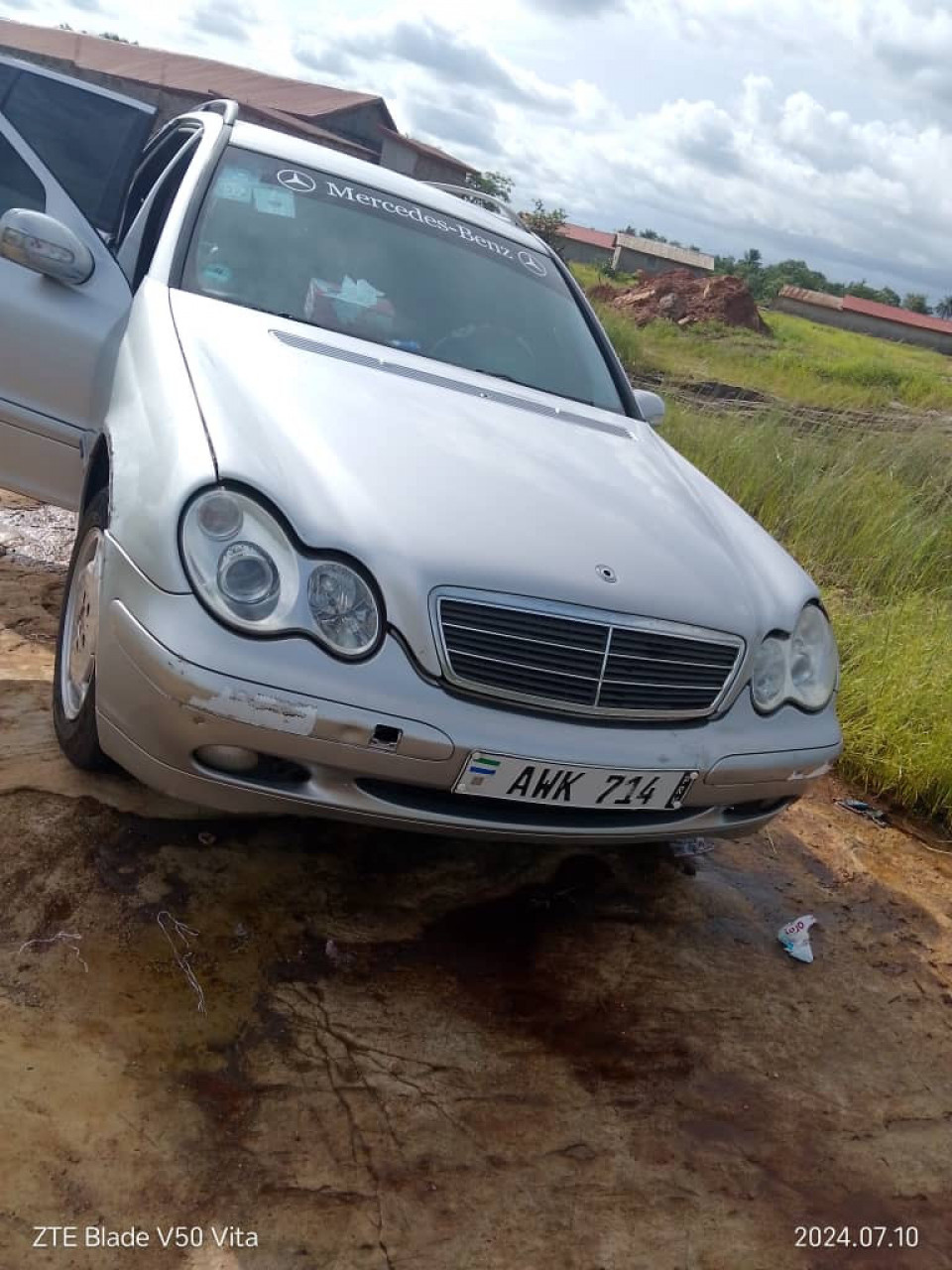 Mercedes phare 8, Voitures, Conakry