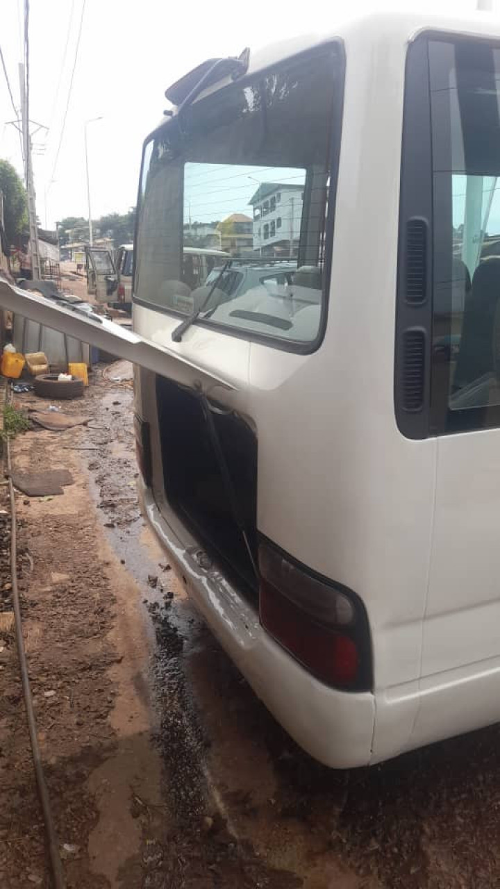 Bus 25 places, Camions - Autobus, Conakry