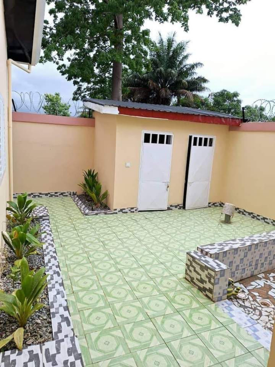 UNE VILLA A VENDRE A COYAH DOUMBOUYA, Maisons, Conakry