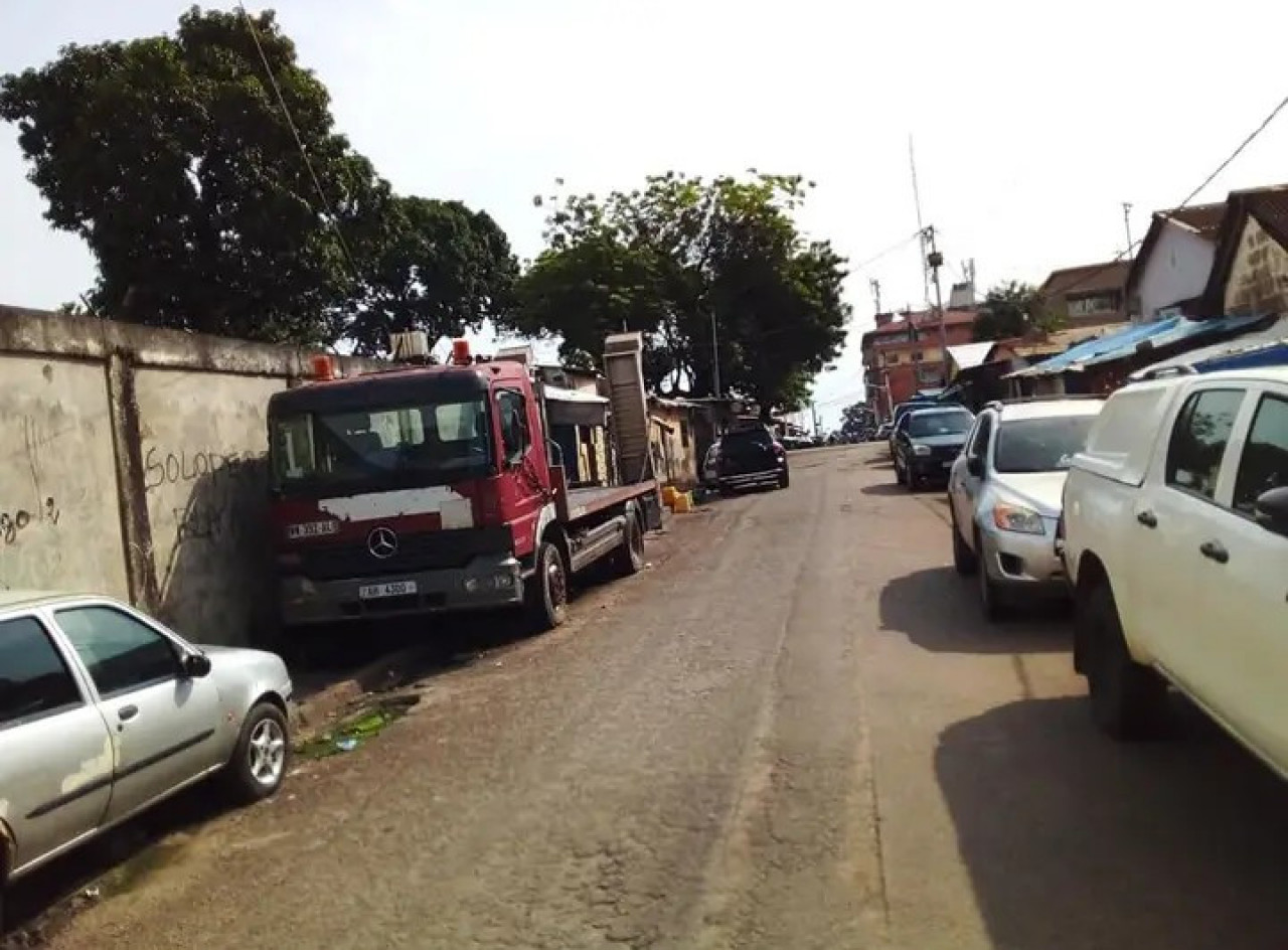 TERRAIN A VENDRE A KALOUM SANS FIL, Terrains, Conakry