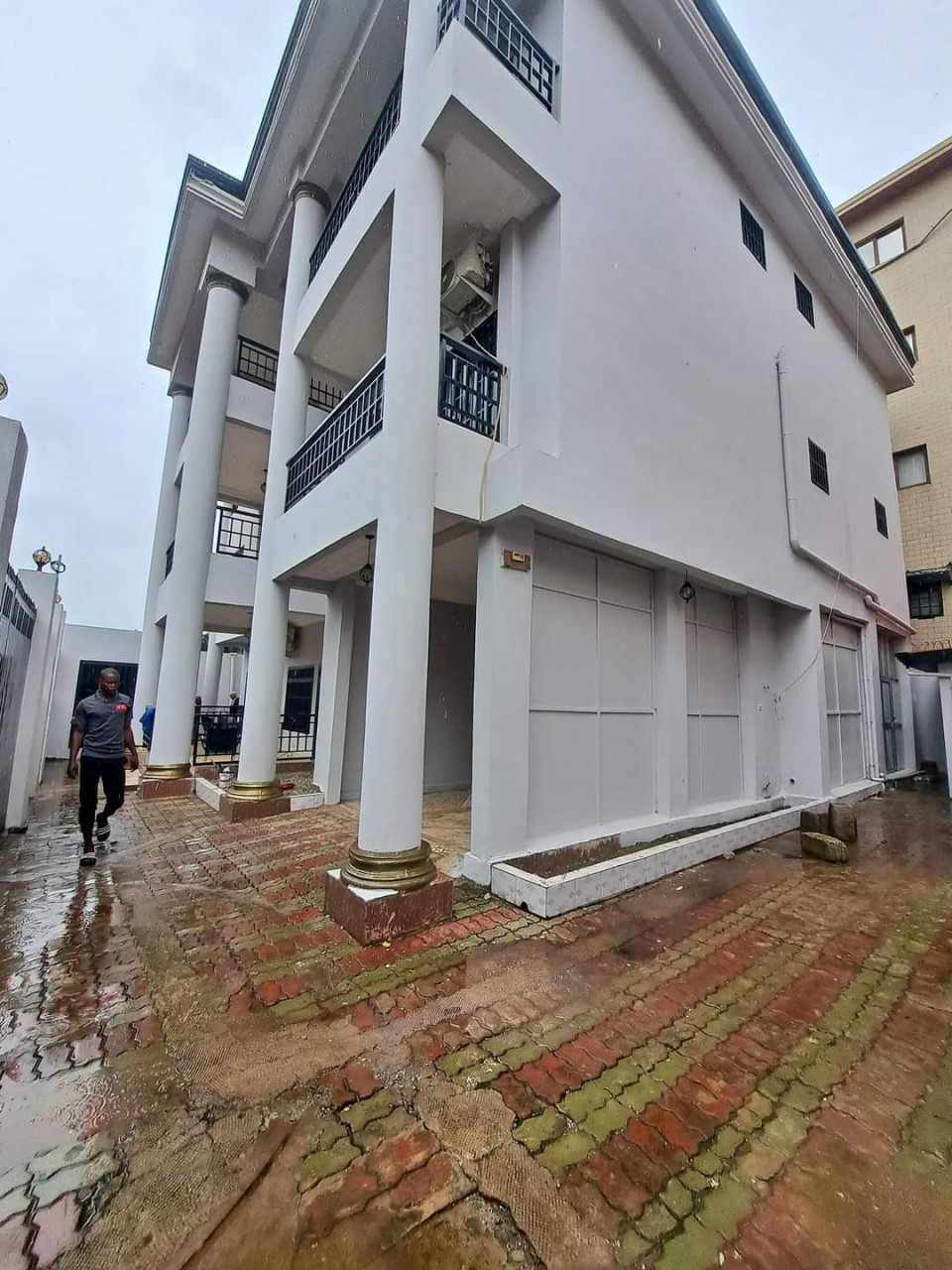 TRIPLEX À LOUER À KIPÉ, Autres Immobiliers, Conakry