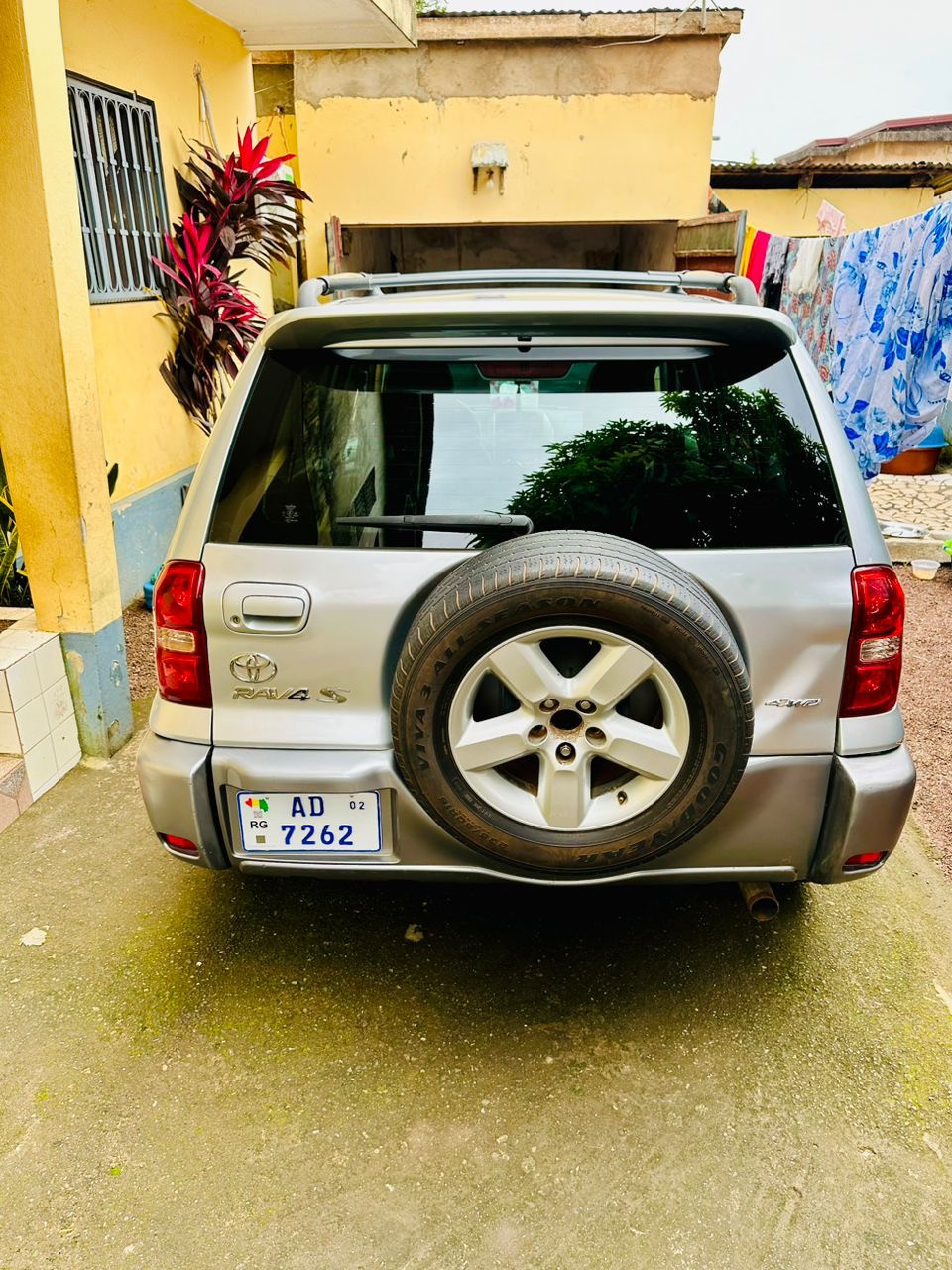 TOYOTA RAV4, Voitures, Conakry