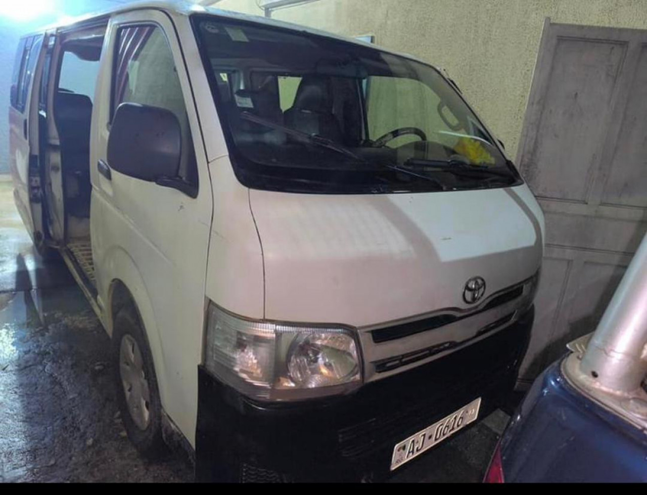 Toyota hiace, Camions - Autobus, Conakry