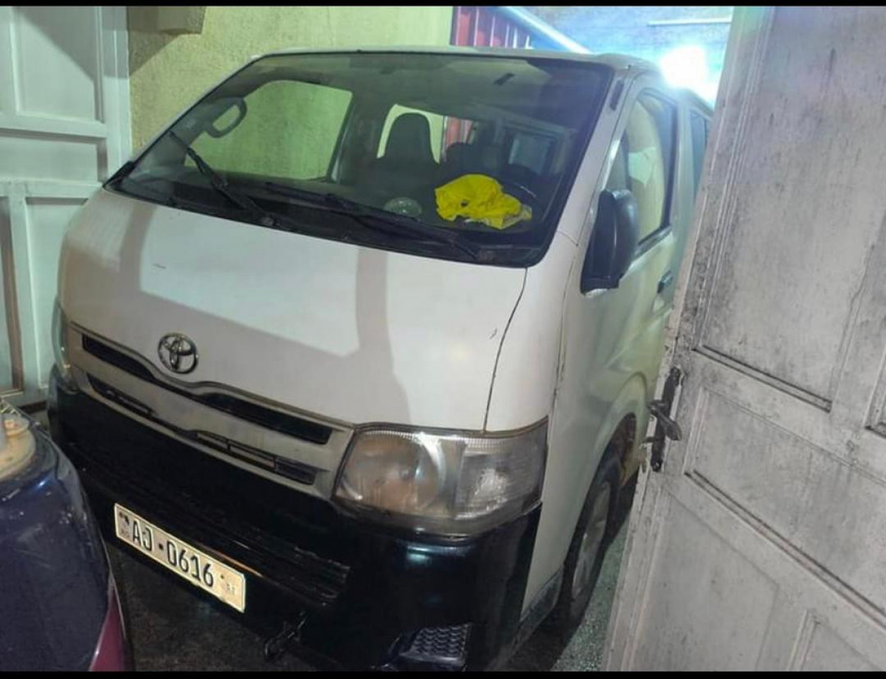 Toyota hiace, Camions - Autobus, Conakry