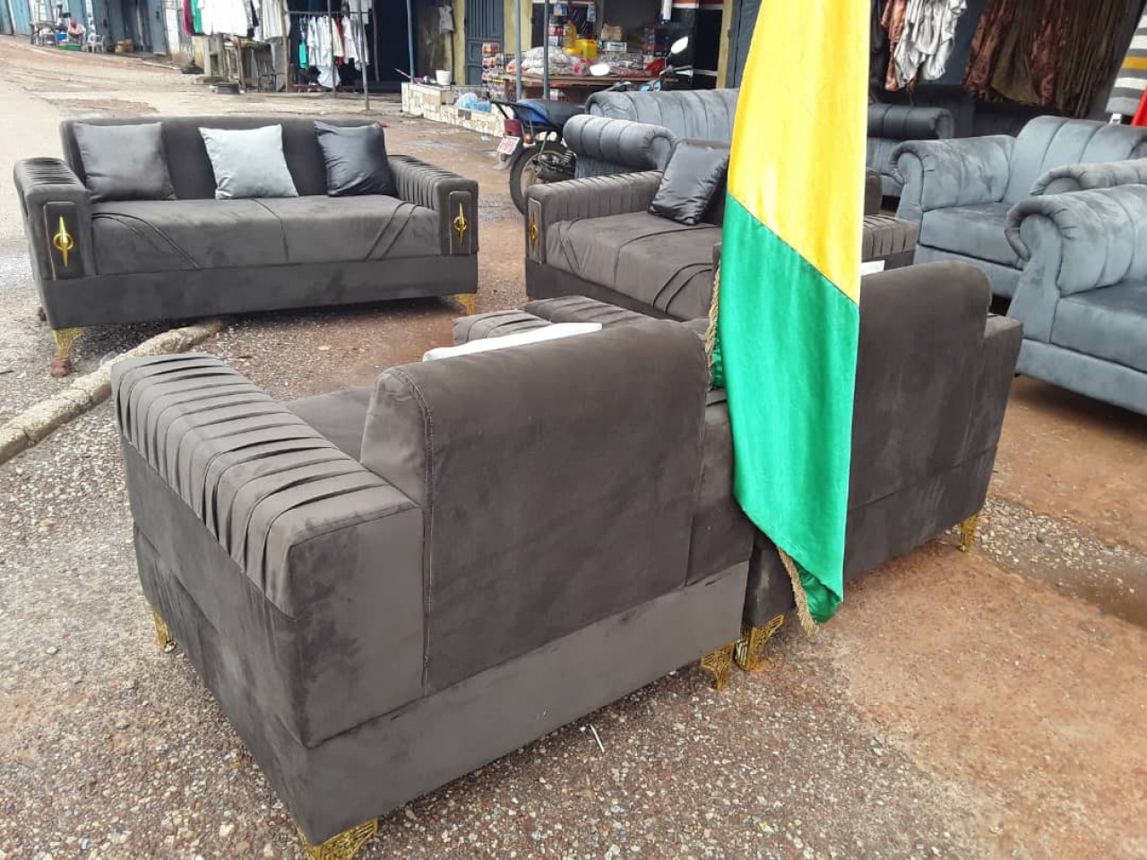 CANAPÉ MODERNE, Lits - Fauteuils, Conakry