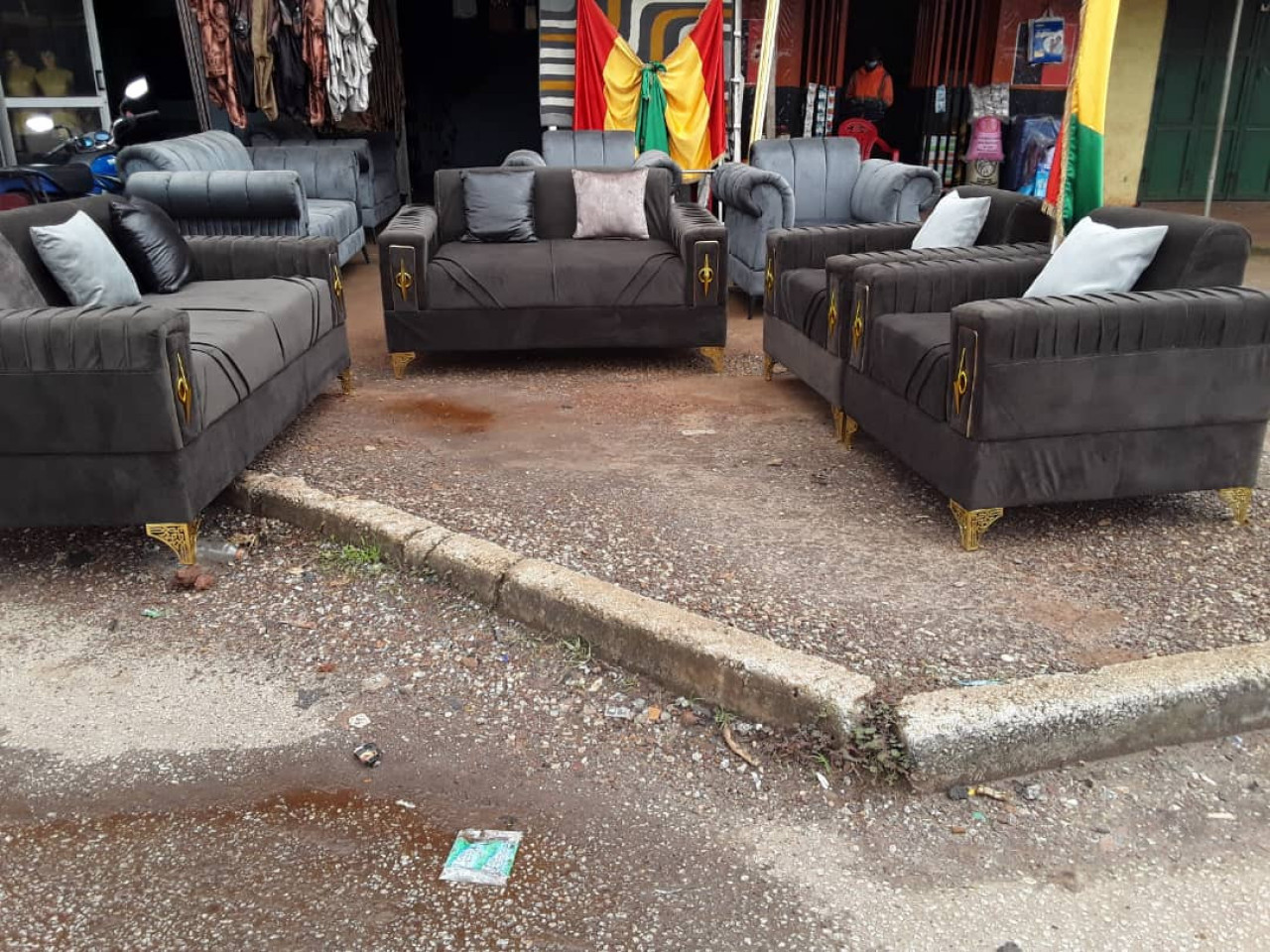 CANAPÉ MODERNE, Lits - Fauteuils, Conakry