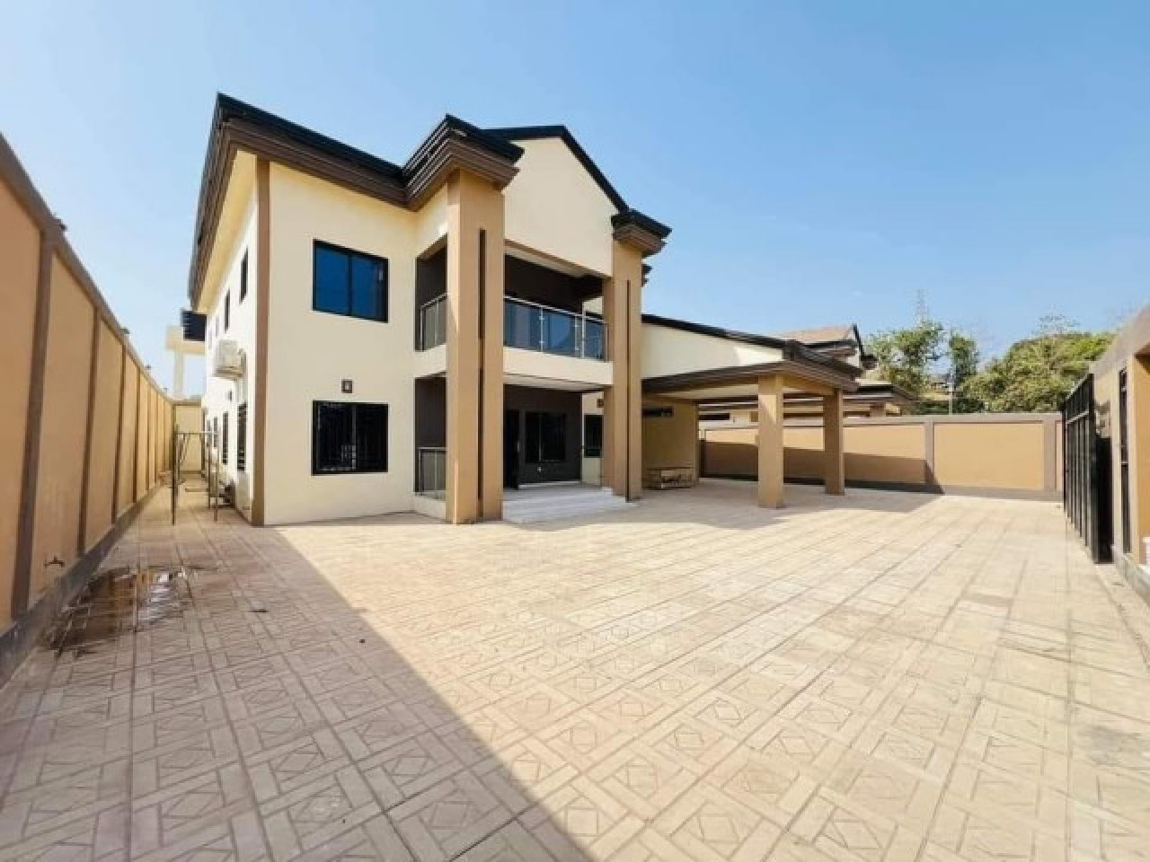 Somptueux #DUPLEX  moderne avec piscine à louer, Maisons, Conakry