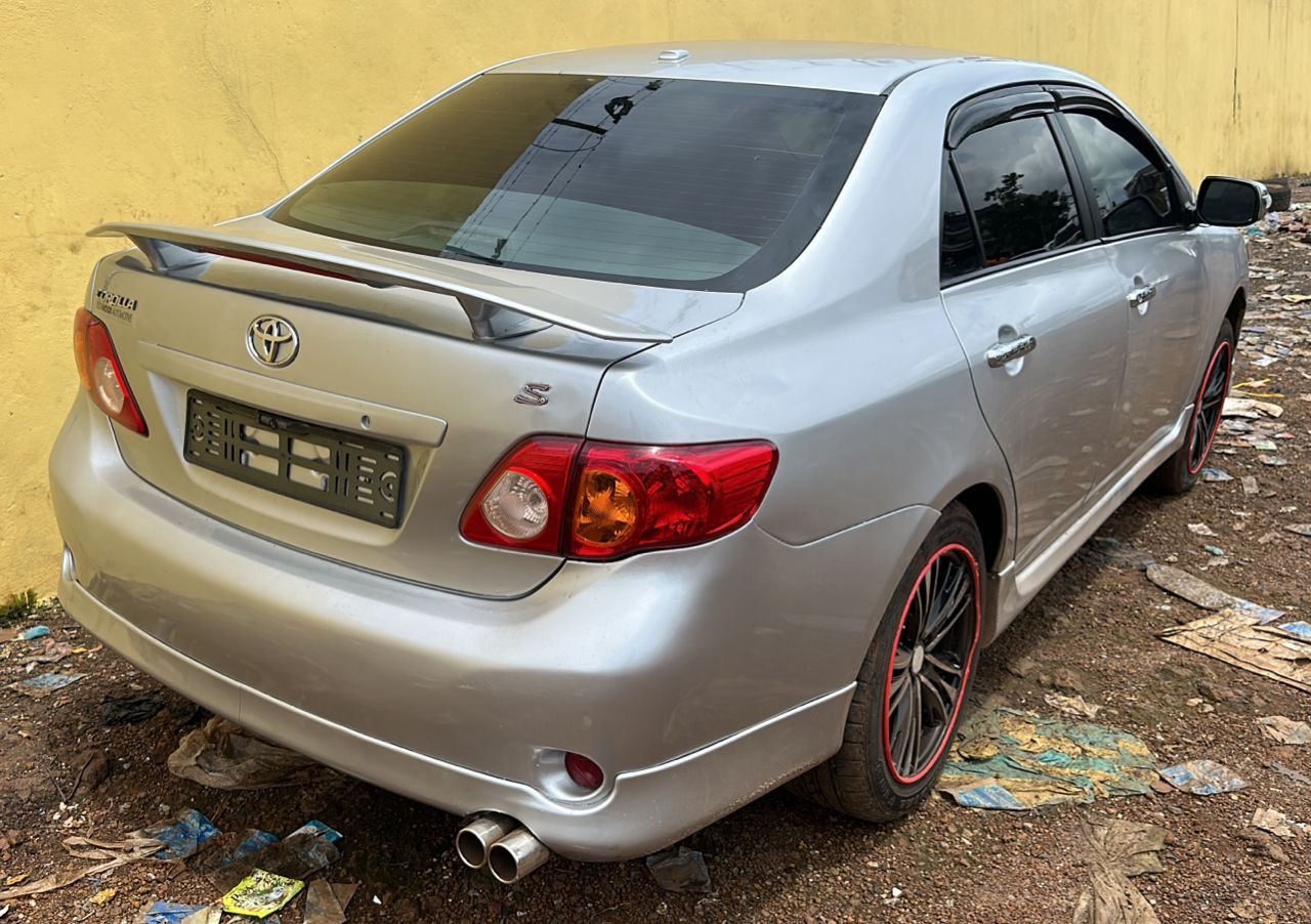 Toyota Corolla S, Voitures, Conakry