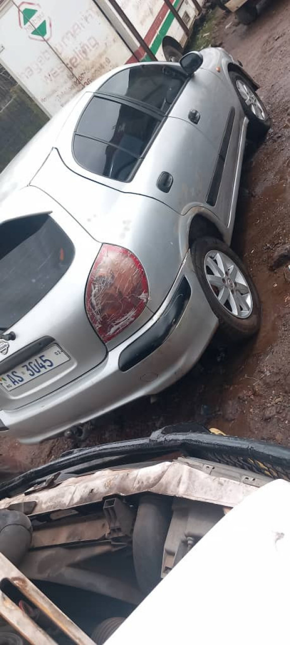 Nissan Almera, Voitures, Conakry