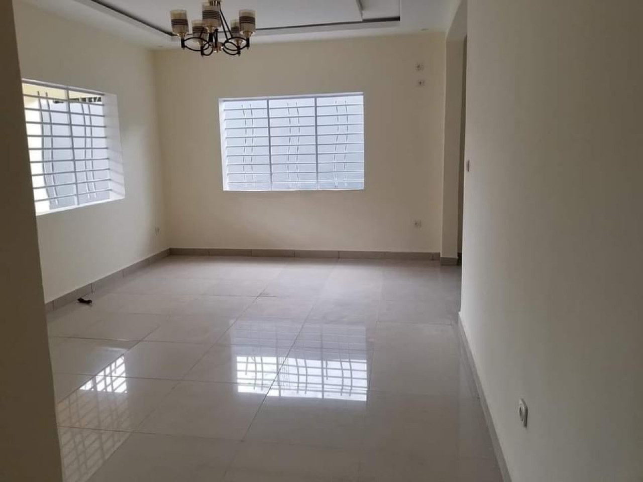 MagnifikDuplex  à vendre à lambanyi avec titre foncier, Maisons, Conakry