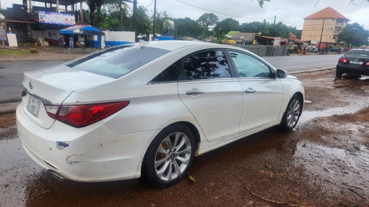 Hyundai Sonata, Voitures, Conakry