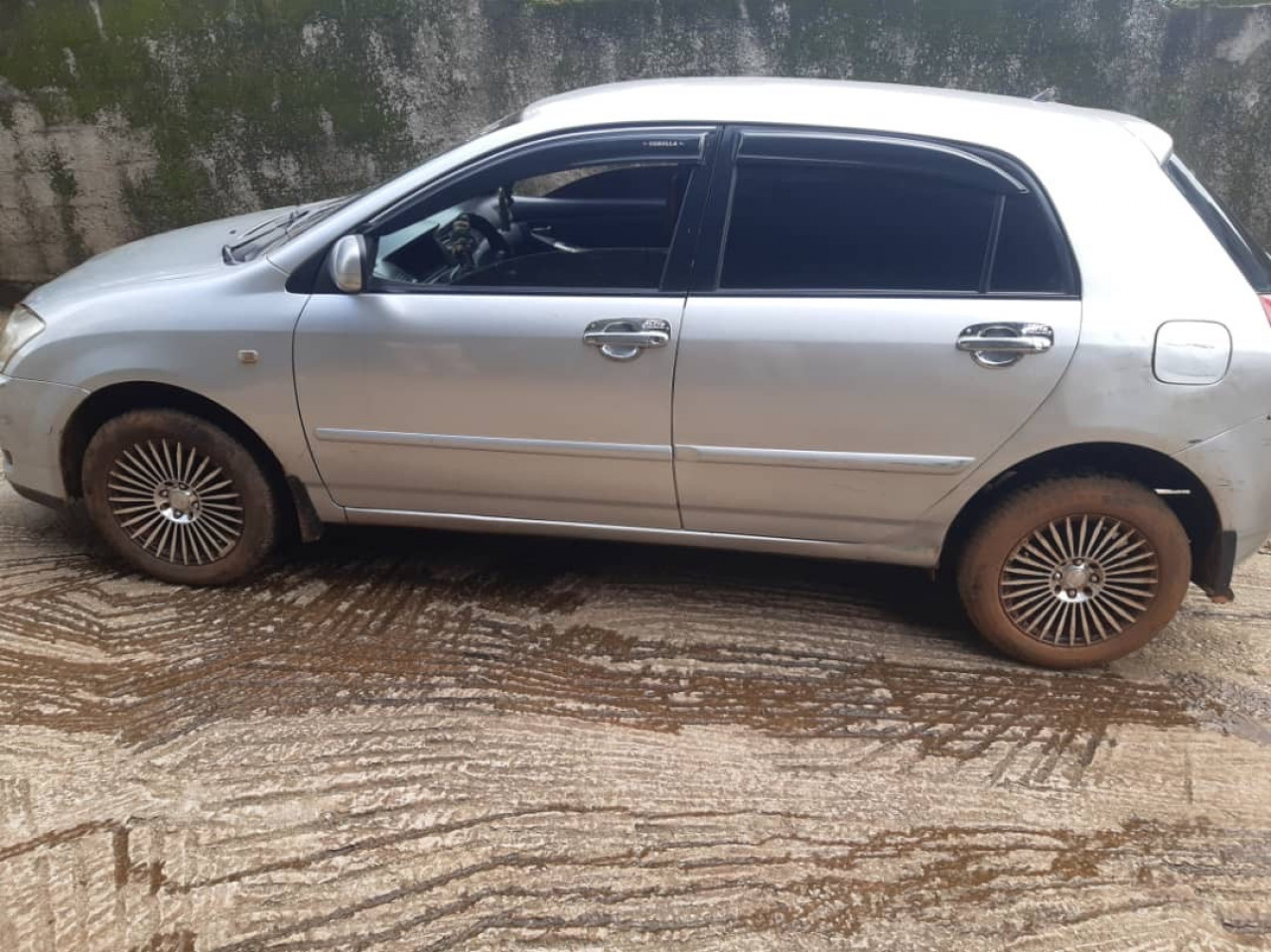 Toyota Drogba, Voitures, Conakry