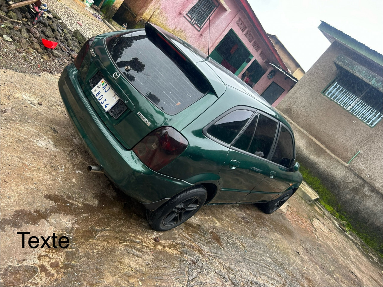 Mazda 323 f, Voitures, Conakry