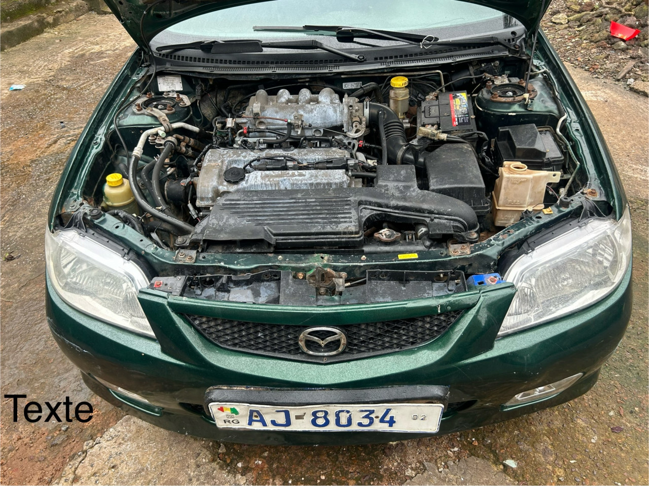 Mazda 323 f, Voitures, Conakry