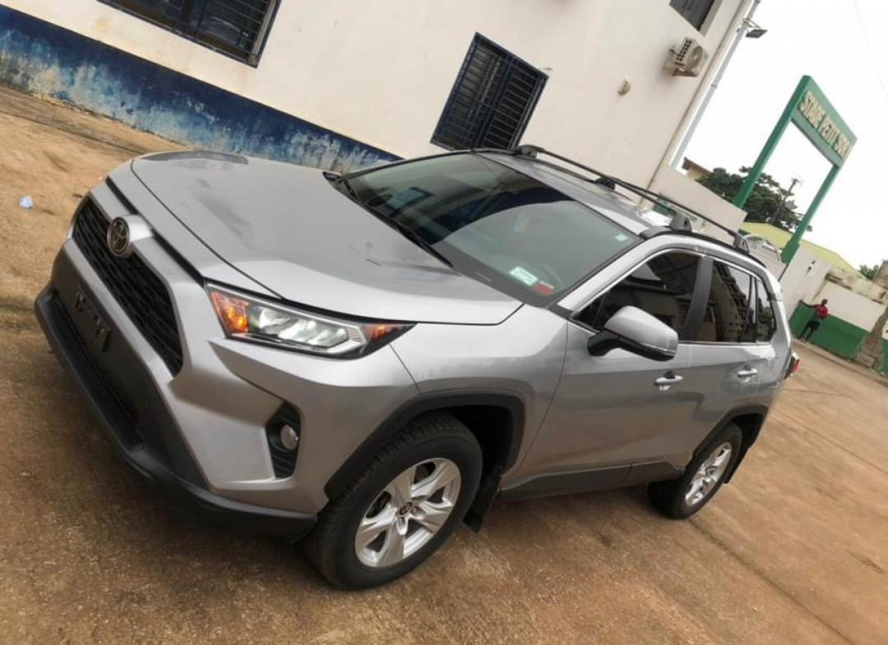 Toyota RAV4 2022, Voitures, Conakry