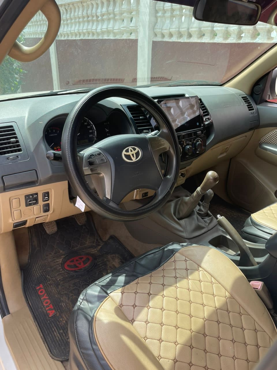 Toyota FORTUNER 2013, Voitures, Conakry