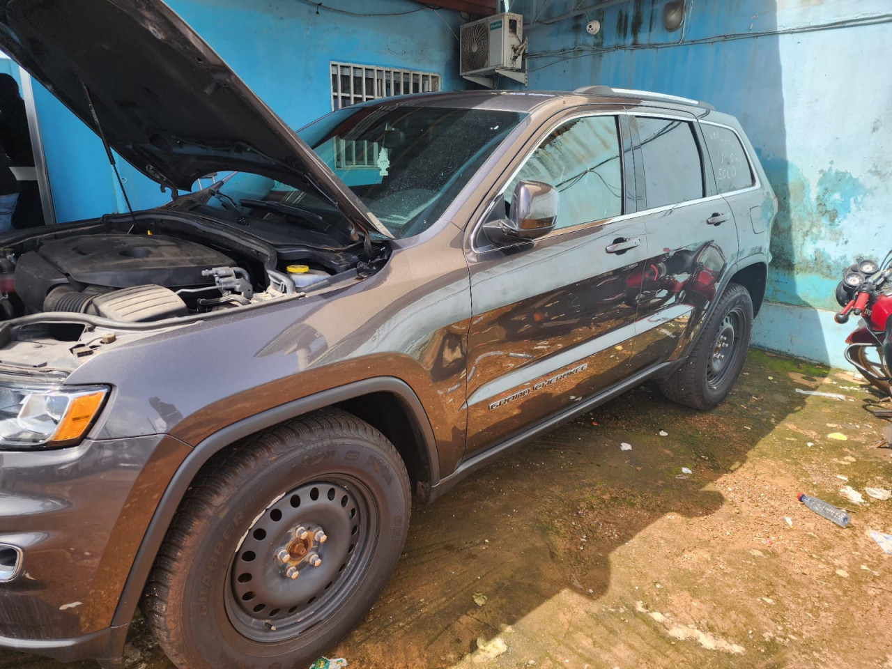 JEEP CHEROKEE LAREDO, Voitures, Conakry