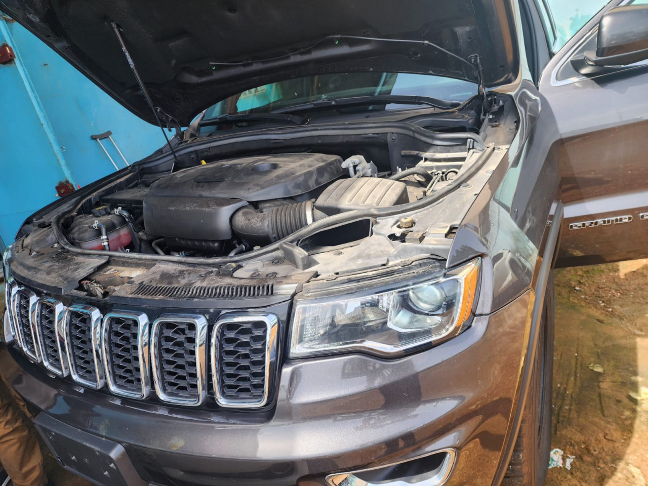 JEEP CHEROKEE LAREDO, Voitures, Conakry