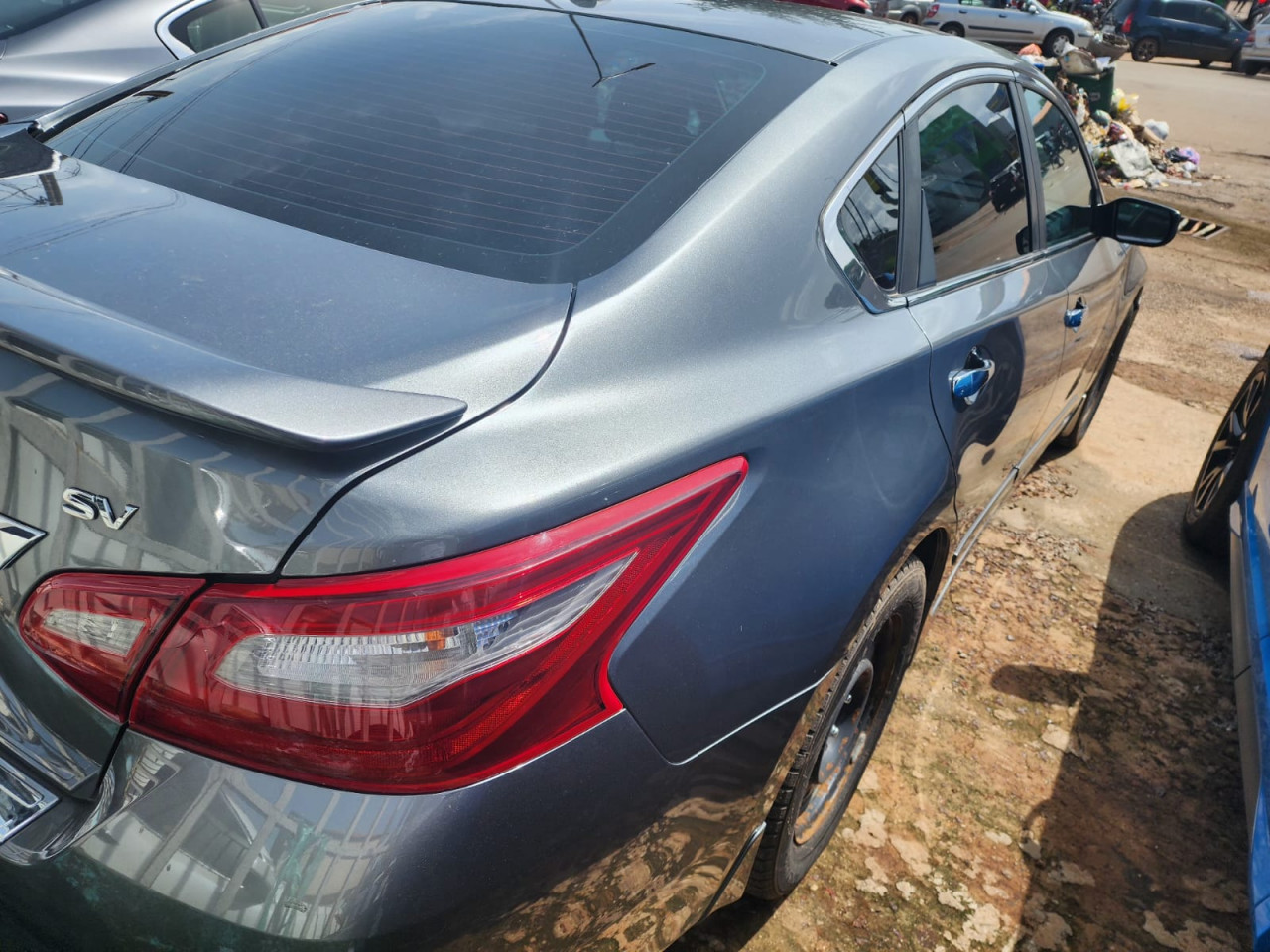 Nissan Altima, Voitures, Conakry