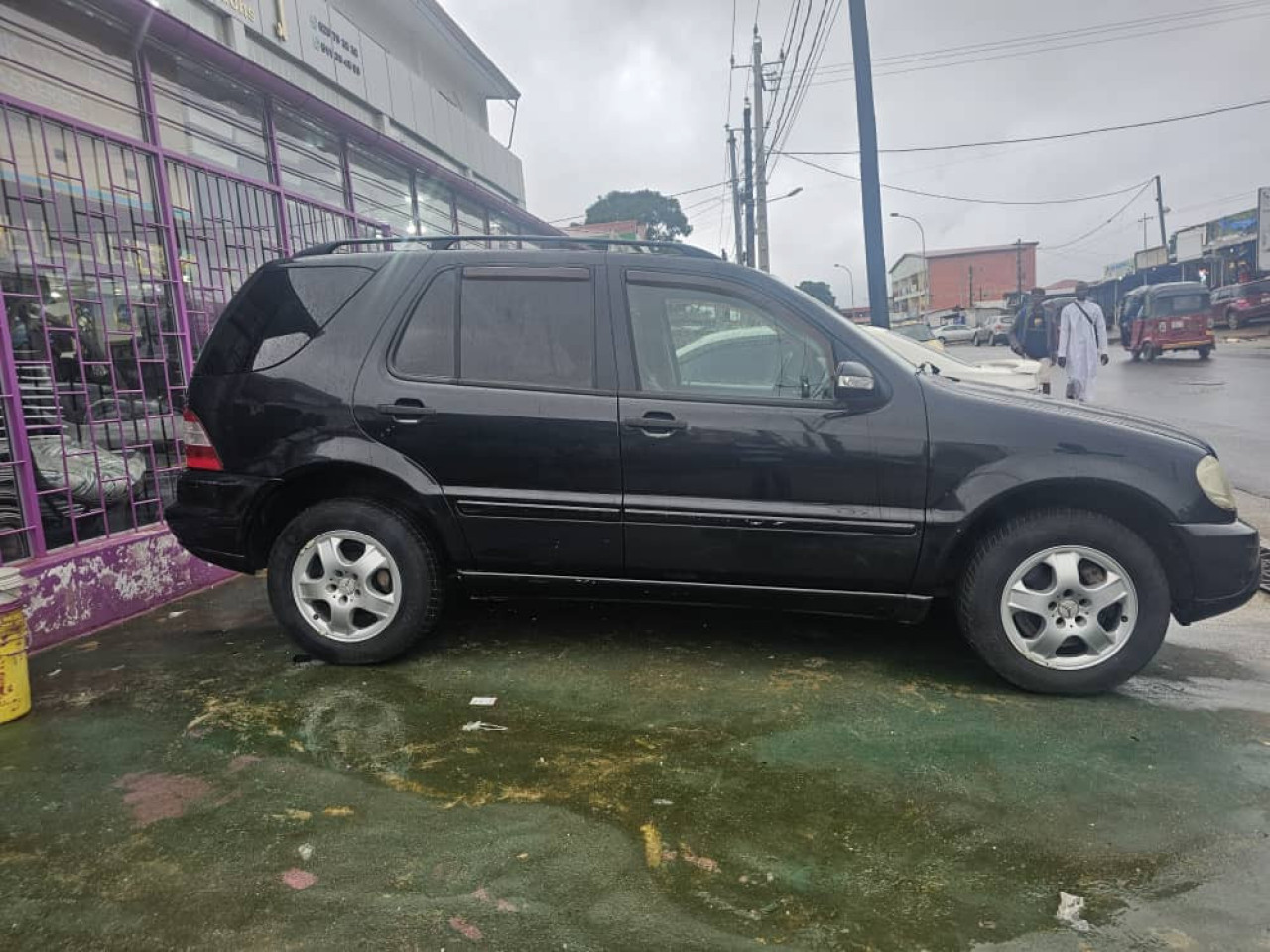 Mercedes ML 150, Voitures, Conakry