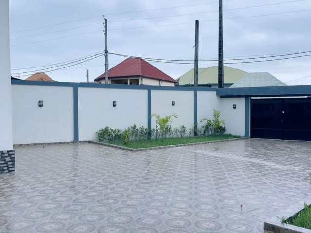 MAISON EN VENTE A KOBAYA, Maisons, Conakry