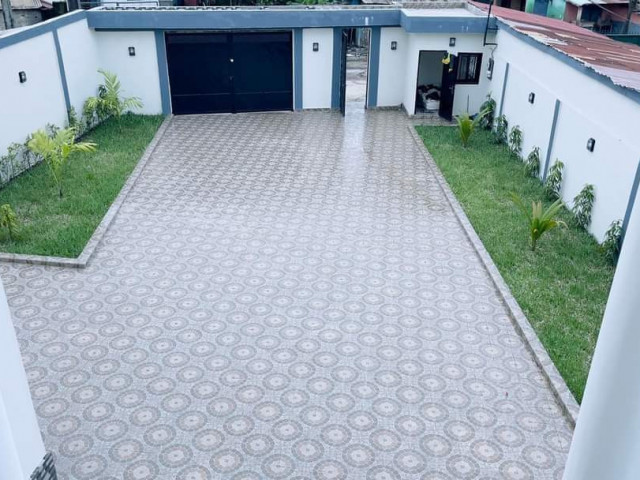 MAISON EN VENTE A KOBAYA, Maisons, Conakry