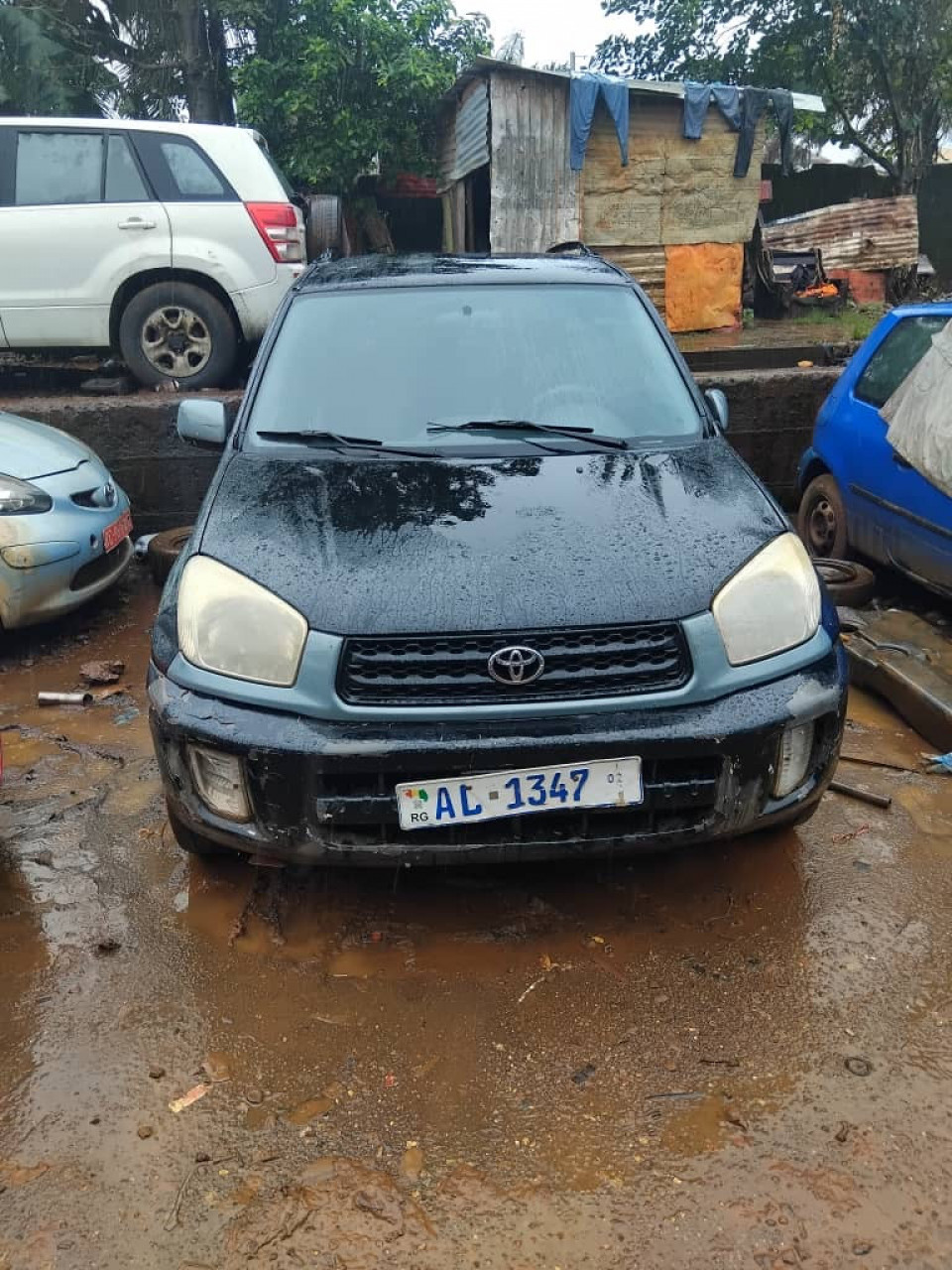 Rav4 intermédiaire, Voitures, Conakry