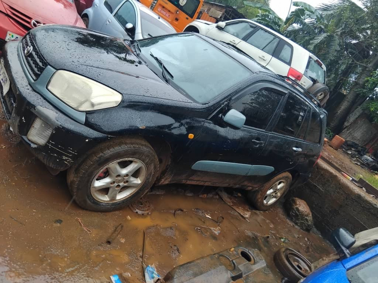 Rav4 intermédiaire, Voitures, Conakry