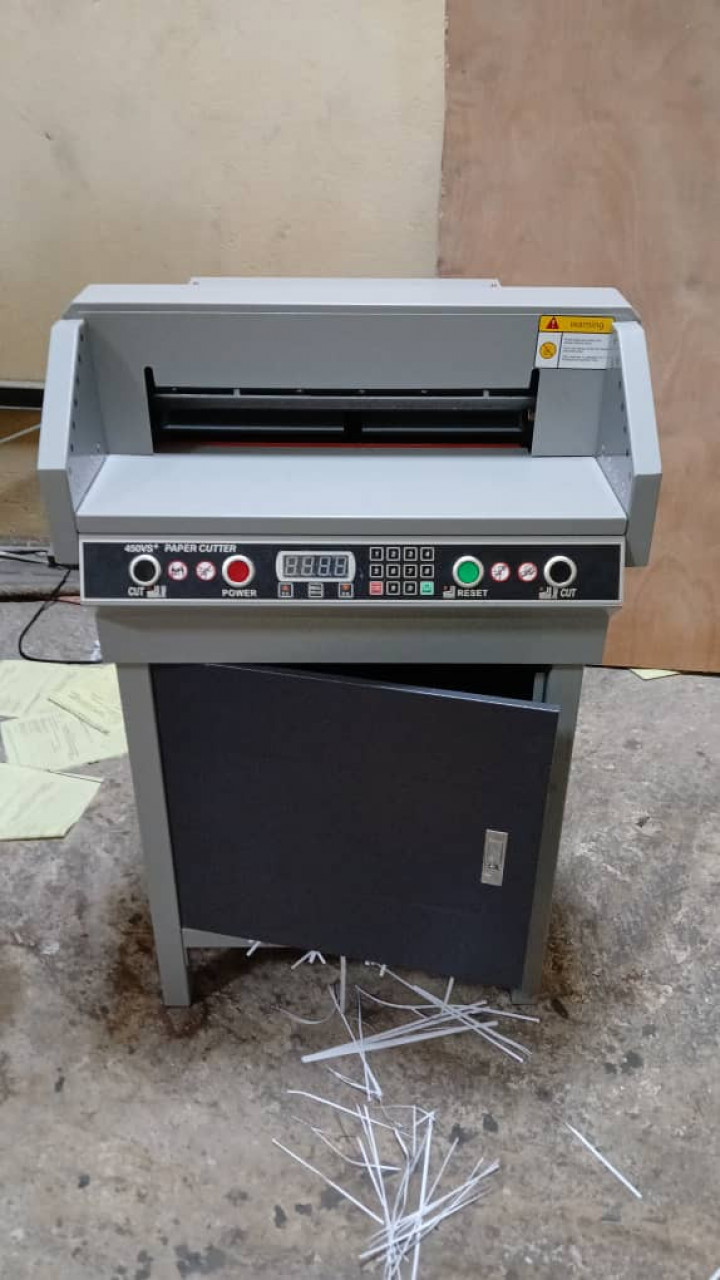 Paper cutter machine, Autres pour les Commerces, Conakry