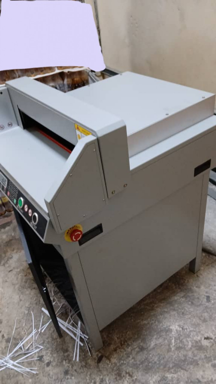 Paper cutter machine, Autres pour les Commerces, Conakry