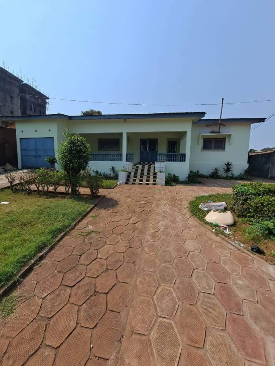 VILLA À LOUER À KISSOSSO, Autres Immobiliers, Conakry