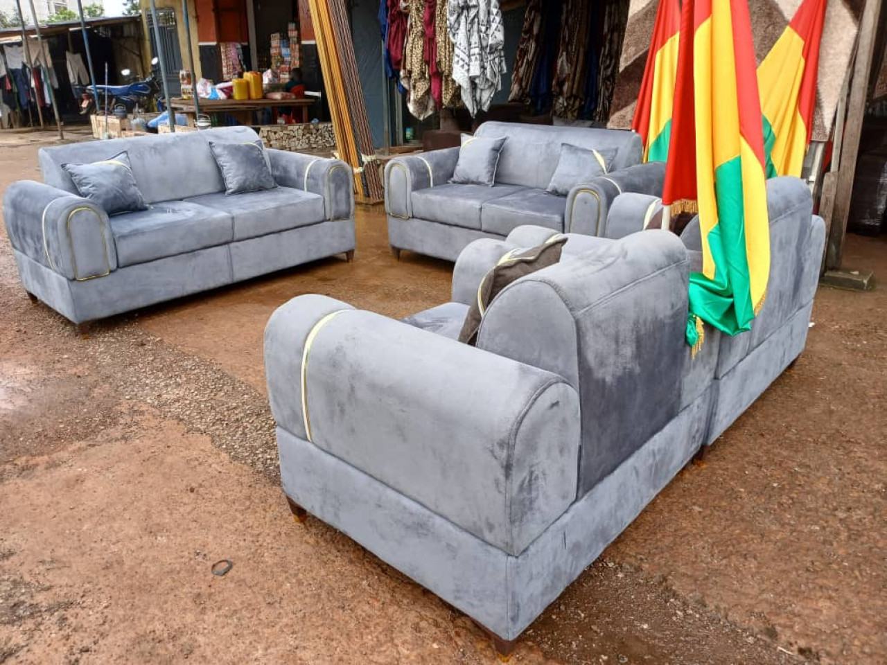 CANAPÉ MODERNE, Lits - Fauteuils, Conakry