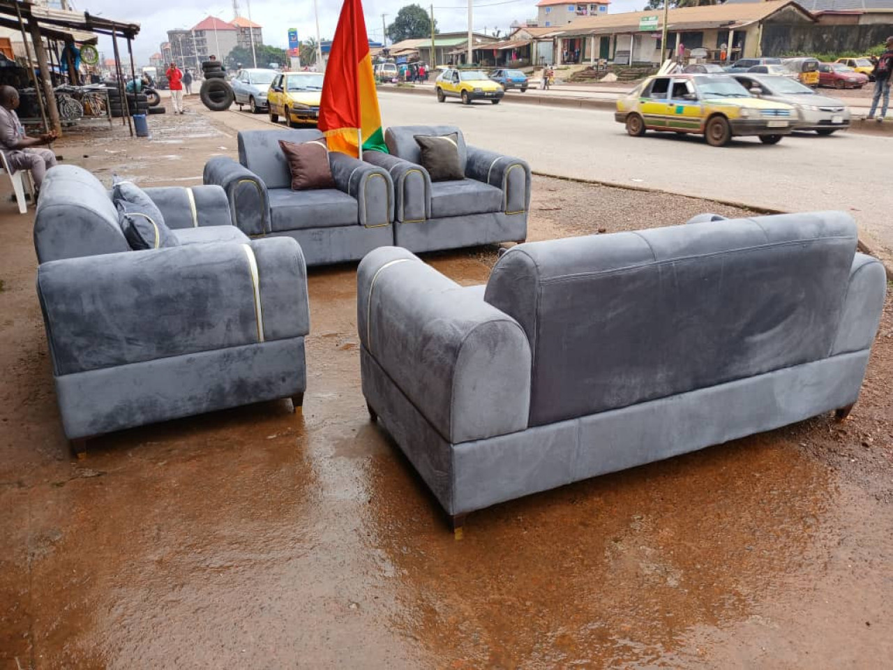 CANAPÉ MODERNE, Lits - Fauteuils, Conakry