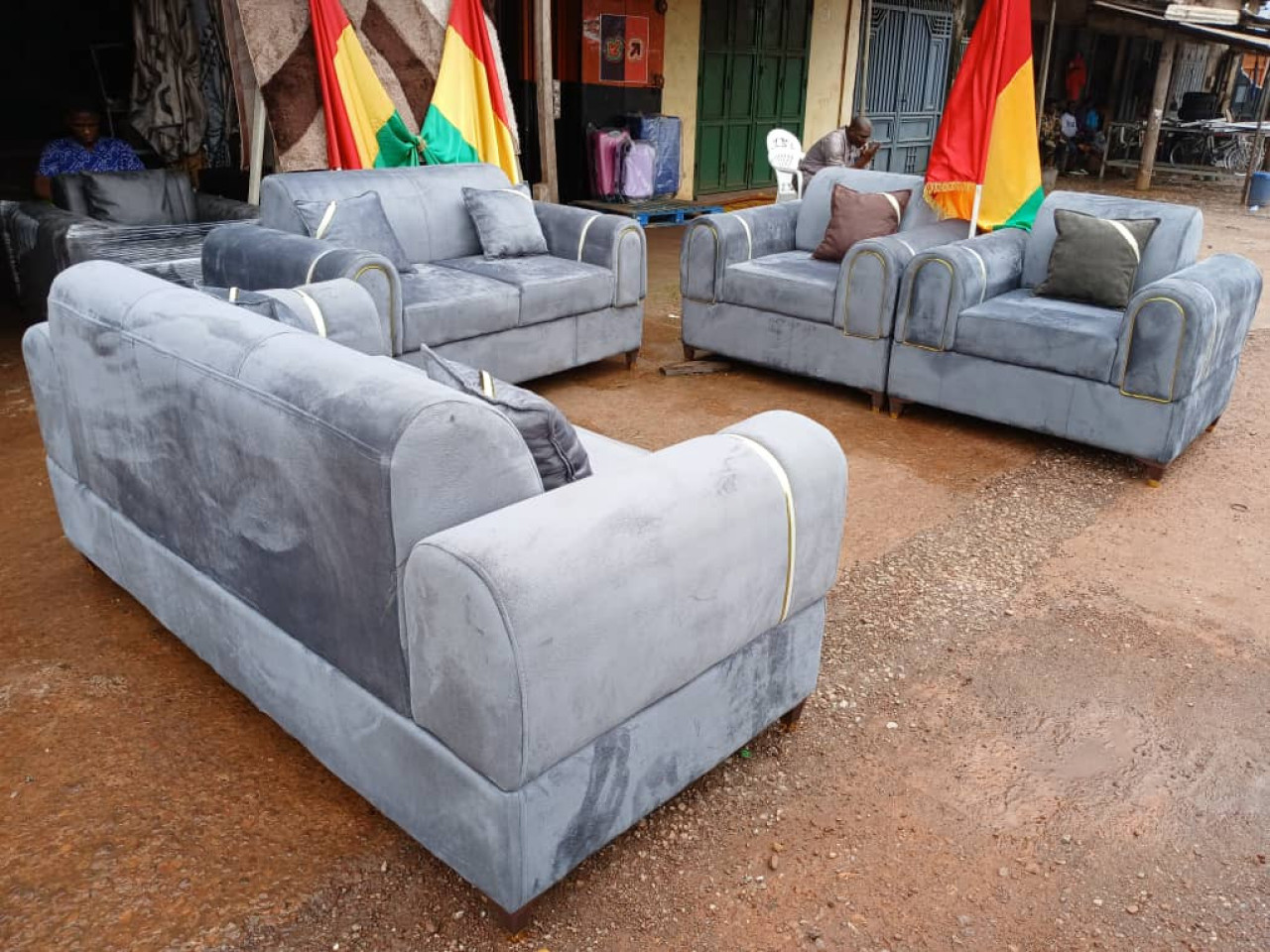 CANAPÉ MODERNE, Lits - Fauteuils, Conakry