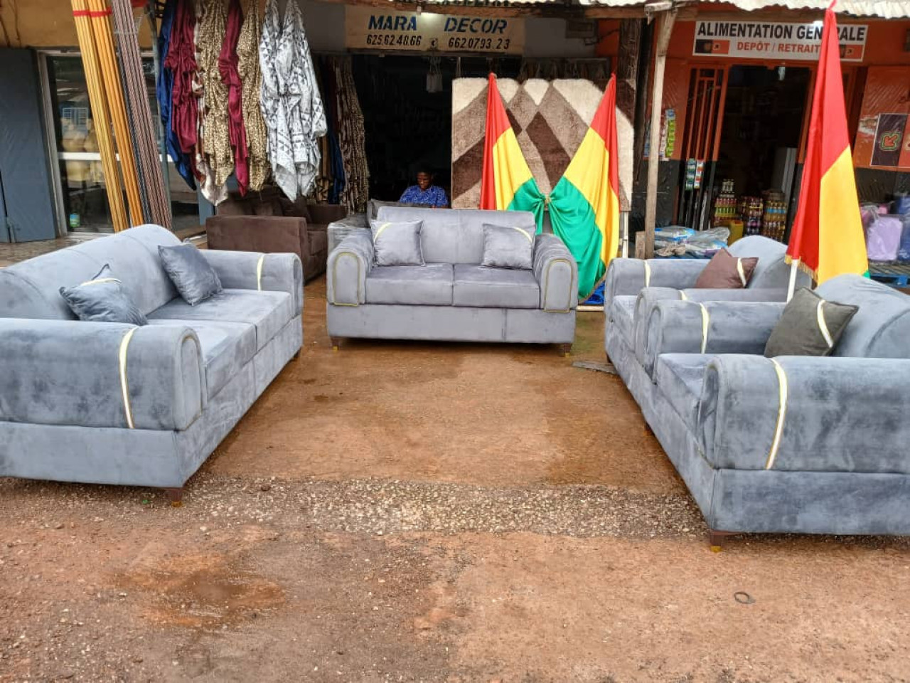 CANAPÉ MODERNE, Lits - Fauteuils, Conakry