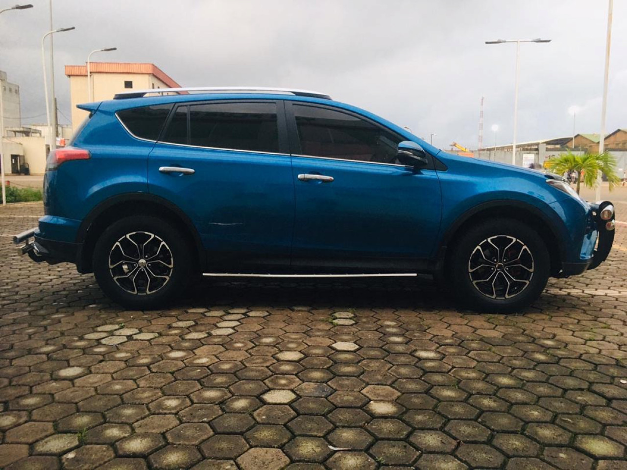 Toyota RAV4 2016, Voitures, Conakry