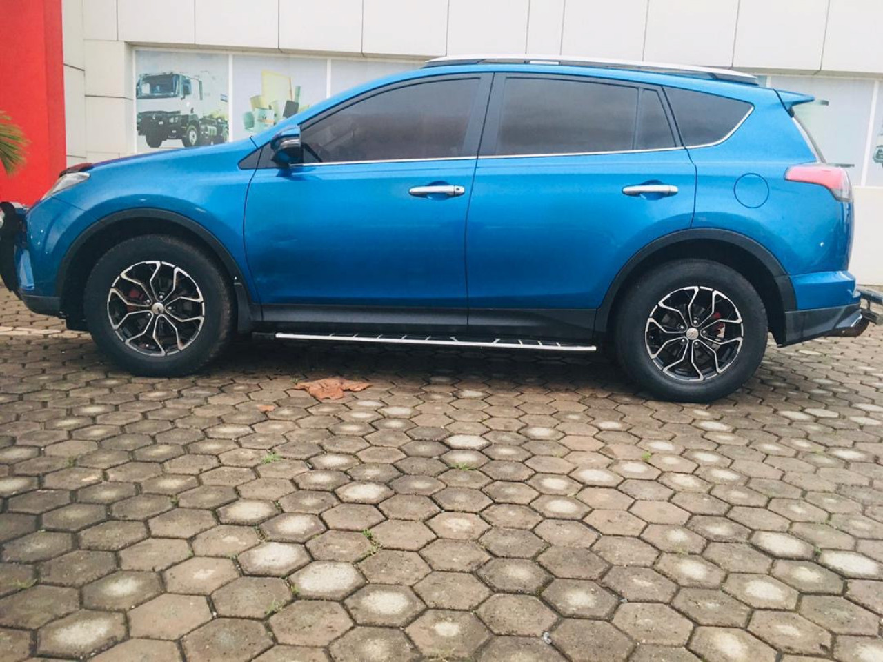 Toyota RAV4 2016, Voitures, Conakry