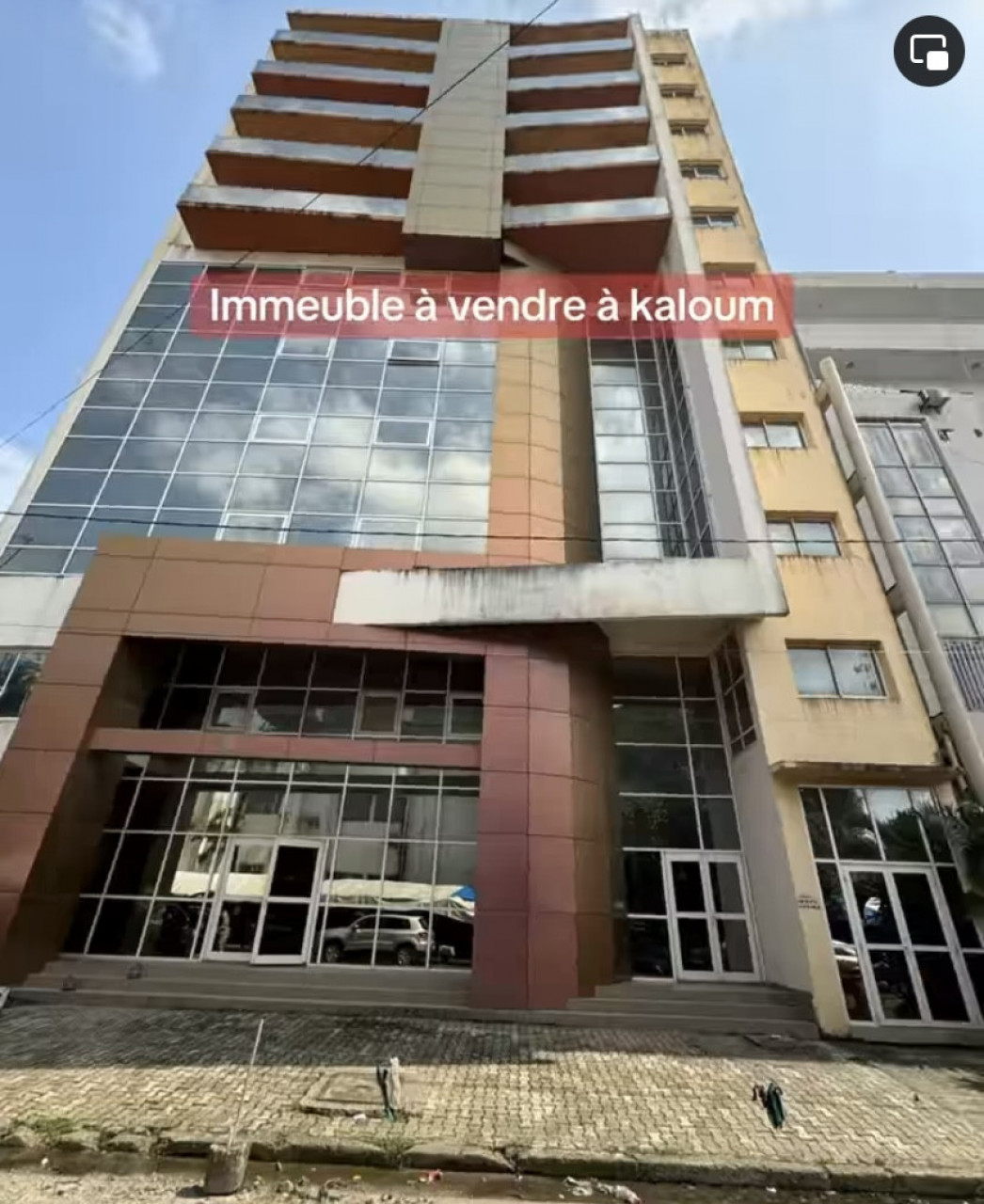 Immeuble R+9 à vendre à Kaloum Quartier Almamyah, Autres Immobiliers, Conakry