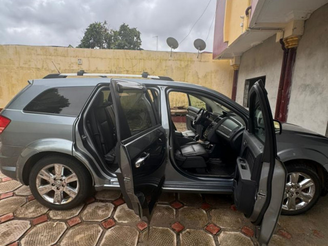 À vendre, Voitures, Conakry