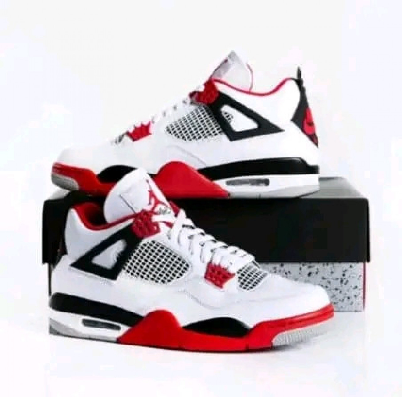 Jordan R4 originales, Chaussures, Conakry