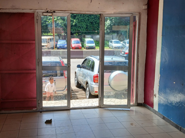 Bureau à louer à coleah, Locaux Commerciaux, Conakry
