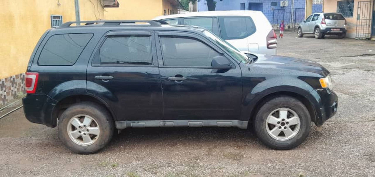 Ford  escape, Voitures, Conakry