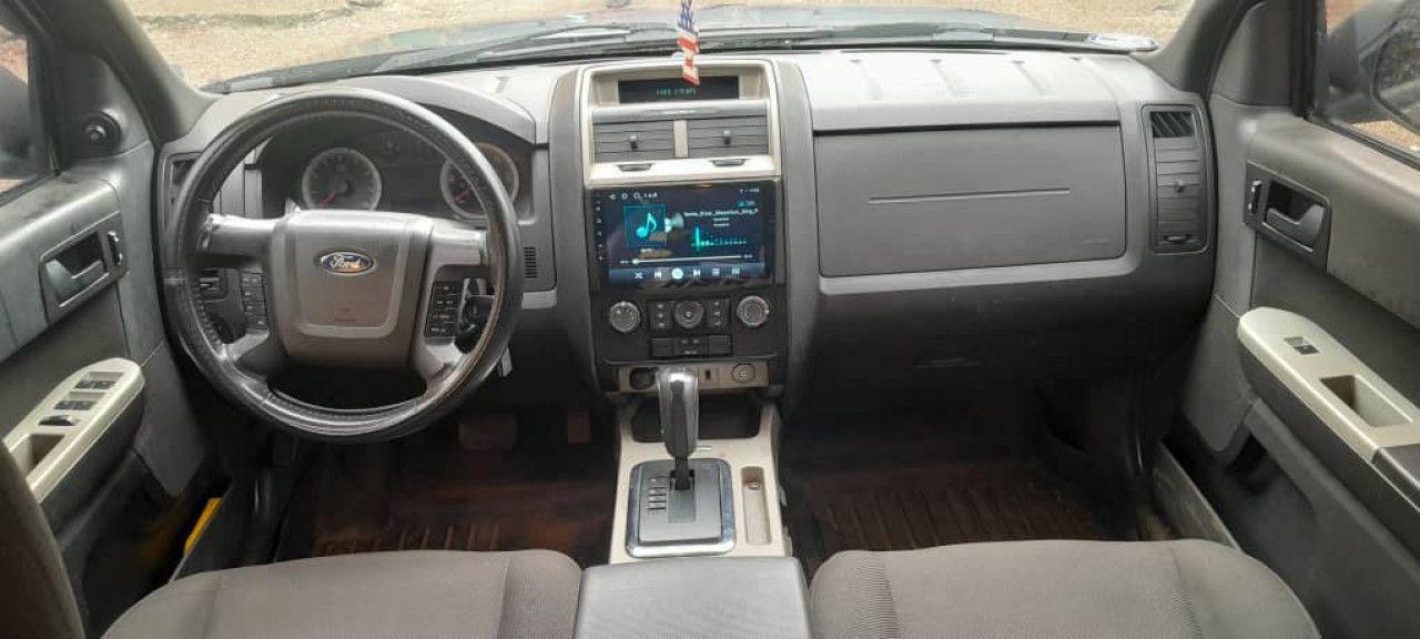 Ford  escape, Voitures, Conakry